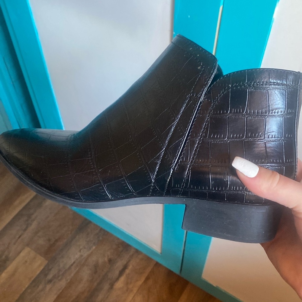 Croc Black Zip Up Boots Size 8
